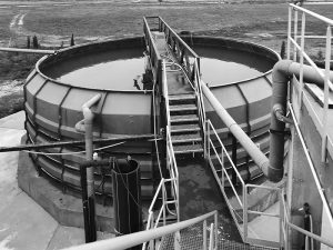 Contenedores purificadores de agua.